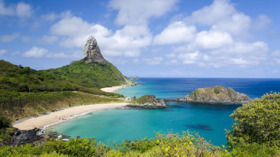 Uma pesquisa conduzida pela Universidade Federal de Pernambuco (UFPE) busca entender a origem vulcânica de Fernando de Noronha